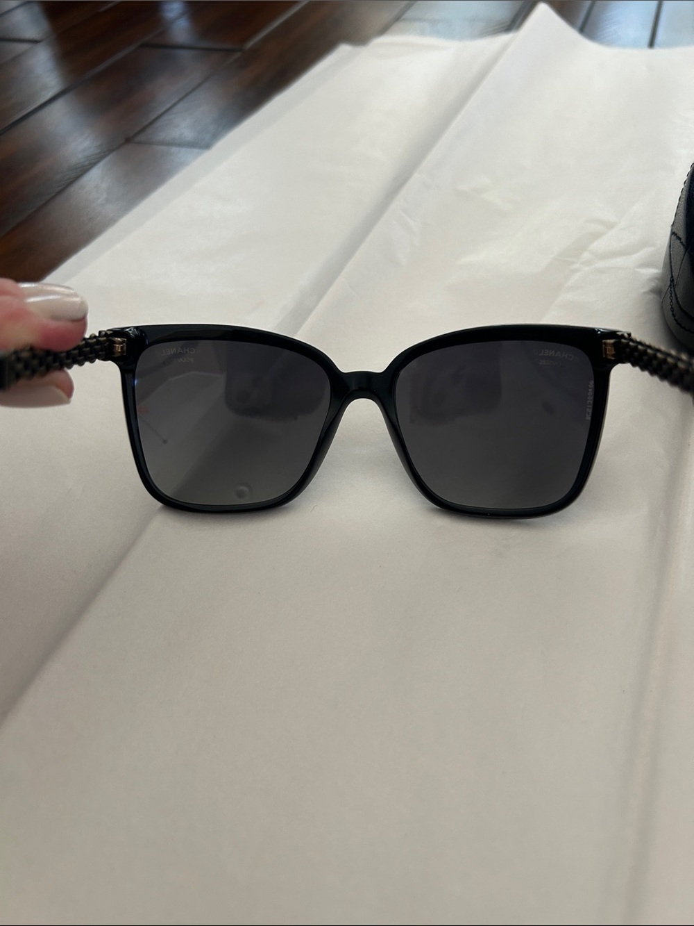 CHANEL polarized black Lens Women's Sunglasses with Chain-Detail Temples with CC - Picture 8 of 10